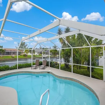 Sunshine Home Retreat Heated Pool On Canal Cape Coral Extérieur photo